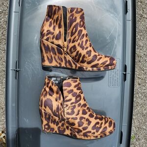 Rampage leopard print wedge booties women's 6